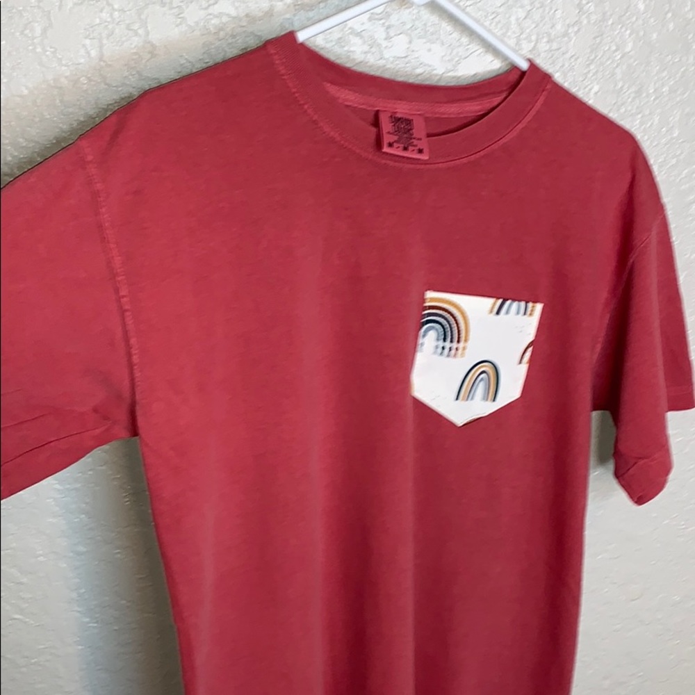 Rainbow pocket t shirt - Picture 8 of 9